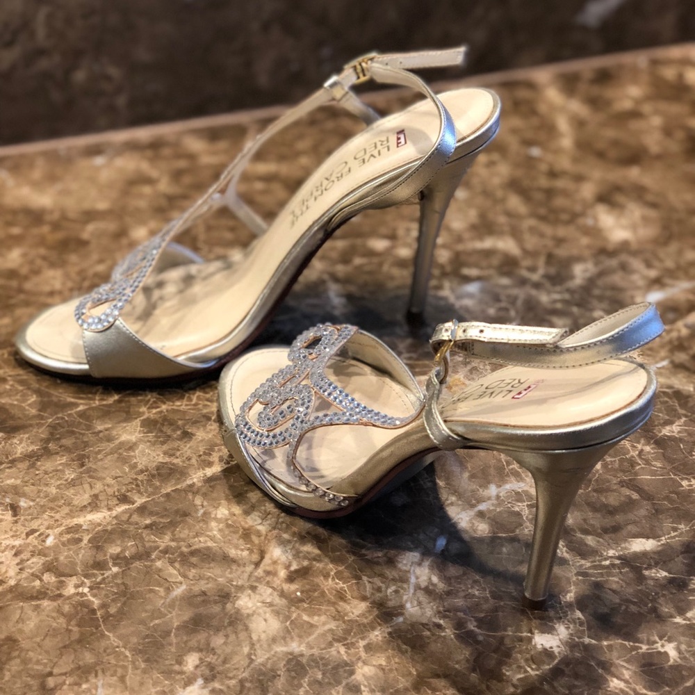 E Live From The Red Carpet Size 8.5 - image 2